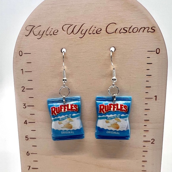 Ruffles Chips Earrings - Potato Chip Earrings - Food Earrings - Snack Earrings - Picture 10 of 10